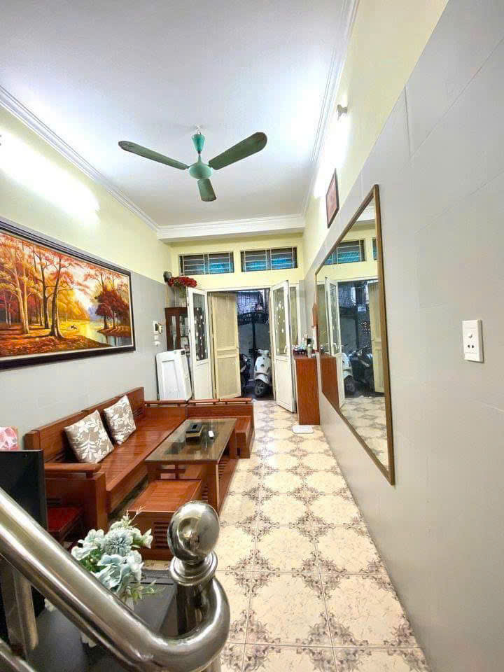 Cho thuê nhà nguyên căn ngõ 35 Nguyễn An Ninh, 50m2, 3 tầng, 3 ngủ, 10 Triệu ở gđ, nhóm - Ảnh 4